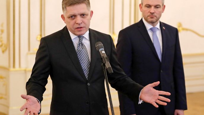 Premiér Robert Fico předal na Slovensku svoji demisi. Nahradí ho jeho vicepremiér Peter Pellegrini