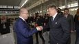 Slovenský premiér Robert Fico dorazil do Brna na sjezd ČSSD, kde ho uvítal jeho český protějšek Bohuslav Sobotka