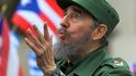 Fidel Castro gestikuluje během projevu v roce 2001