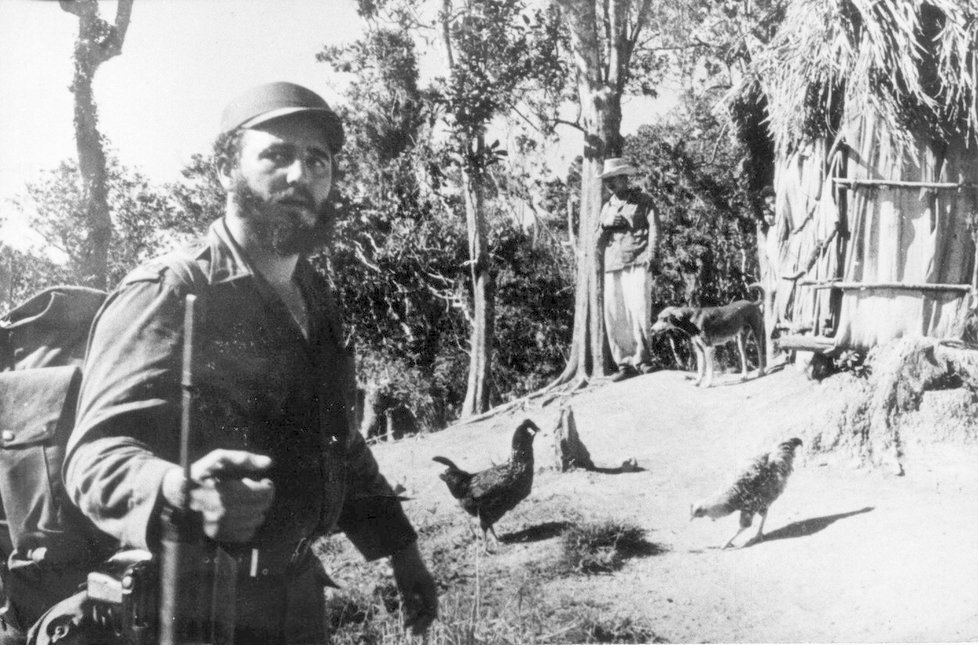 Fidel Castro v prosinci 1958 v pohoří Sierra Maestra