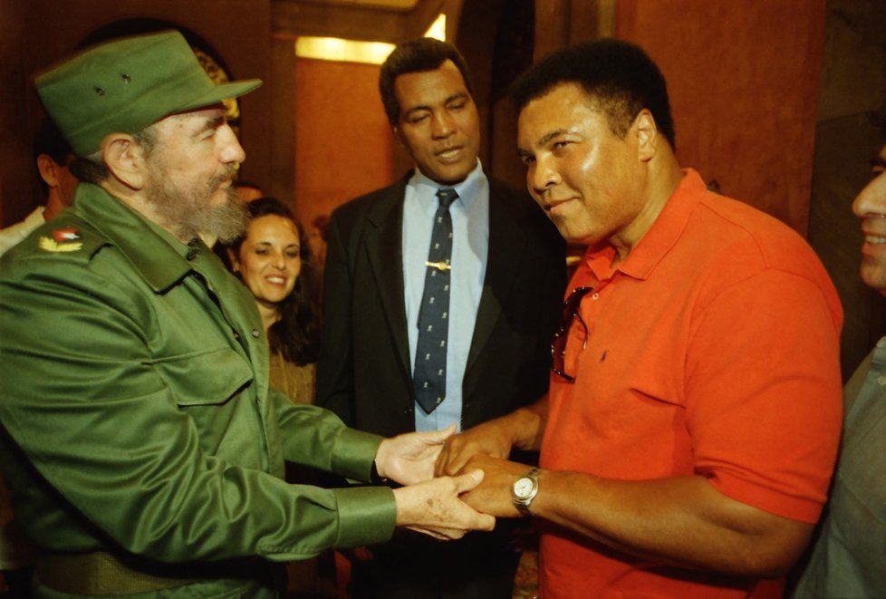 Fidel Castro s legendárním boxerem Muhammadem Alim na Kubě