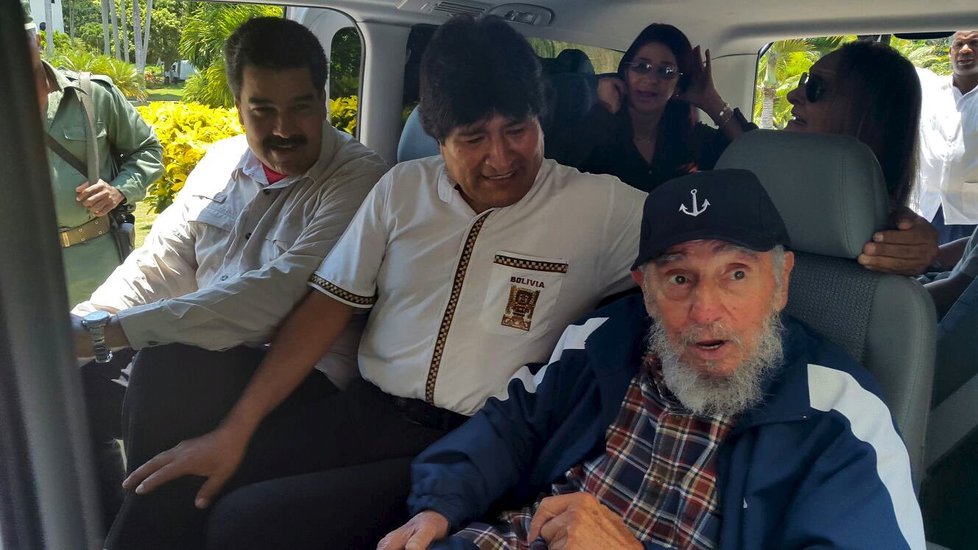 Fidel Castro vládl po 32 let Kubě. Poté předal žezlo bratrovi Raúlovi