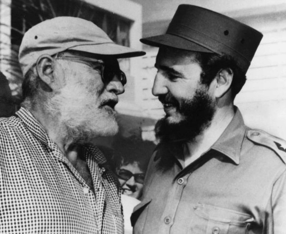 Za Fidelem Castrem jezdil spisovatel Ernest Hemingway.
