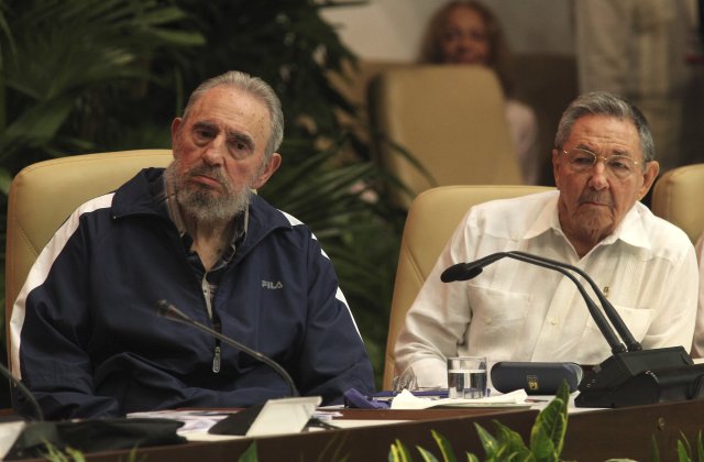 Fidel Castro s bratrem Raúlem