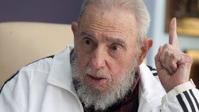 Fidel Castro vystoupil na veřejnosti. Mluvil sešle, ale je živý.