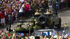 Truchlící Kubánci kvůli smrti Fidela Castra