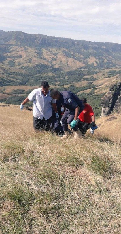 Policie na Fidži vyšetřuje záhadnou smrt pětičlenné rodiny.