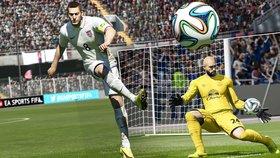 FIFA 15 je tradiční špička na poli virtuálních fotbalů.