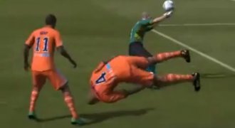 VIDEO: Vtipné momenty ve FIFA 12, které si s gravitací netykají