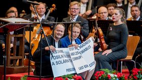 Zahájení českého předsednictví: Koncert České filharmonie narušili aktivisté (1.7.2022)