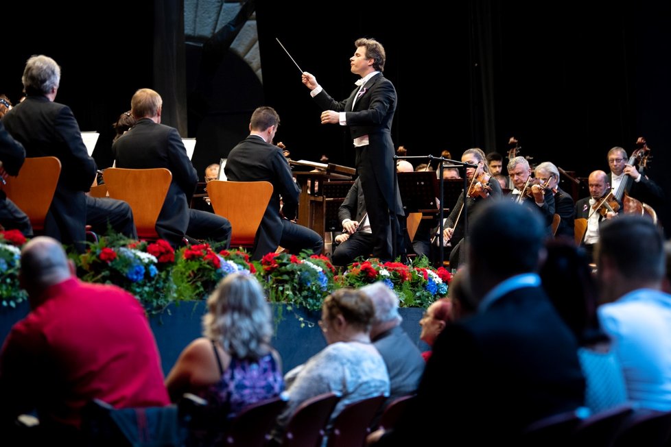 Zahájení českého předsednictví: Koncert České filharmonie narušili aktivisté (1.7.2022)