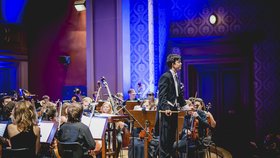 V Rudolfinu vystoupí osmdesátičlenný symfonický orchestr Filmová filharmonie pod vedením japonského dirigenta Chuheie Iwasakiho.