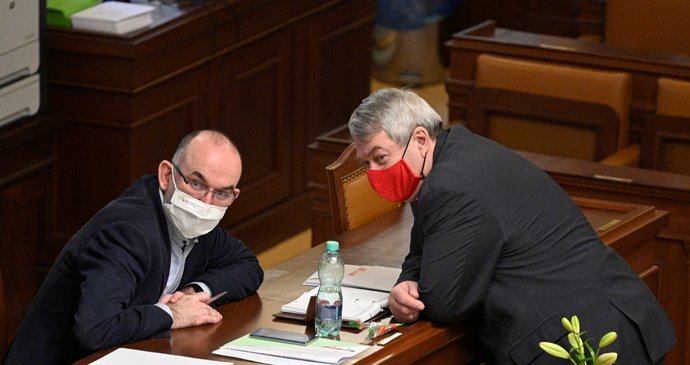 Vláda požádala Sněmovnu 21. ledna 2021 o další prodloužení nouzového stavu. Komunisté chtějí jeho prodloužení jen do 14. 2., ostatní další termín odmítají. Ministři podali žádost o prodloužení o 30 dní do 21. února.