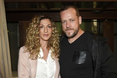 Obrázek: Manželství Filipa Blažka v troskách: Parohy jako dárek od kamaráda k výročí?