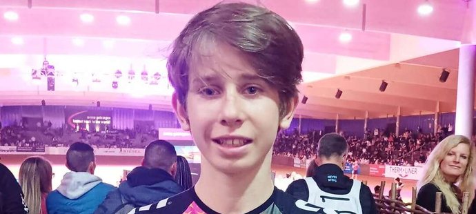 Filip o sobě tvrdí, že je dobrý i v basketbalu.