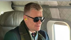 Filip Turek při cestě letounem Casa na Slovensko