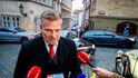 Filip Turek při příchodu do štábu Motoristů (10.10.2026) Filip Turek při příchodu do štábu Motoristů (10.10.2026)