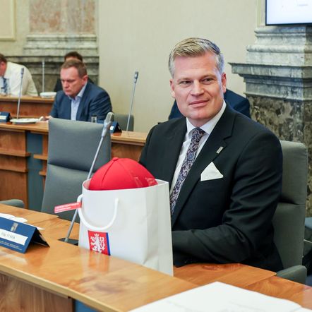 „Kde blb, tam nebezpečno.“ Turek narazil na zeď své arogance, měl by okamžitě zmizet z politiky „Kde blb, tam nebezpečno.“ Turek narazil na zeď své arogance, měl by okamžitě zmizet z politiky