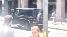 Filip Turek v centru Prahy obrátil auto na střechu! Děsivá nehoda se sanitkou (13.7.2026)