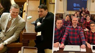 Nejmenování Turka a SMSková válka: Proč si opozice zadělává na budoucí problém Nejmenování Turka a SMSková válka: Proč si opozice zadělává na budoucí problém