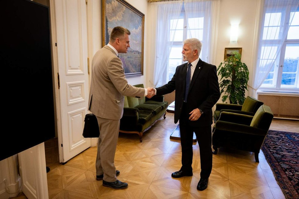 Filip Rae's GALERIE: „Čím Zeman strašil, to Pavel udělal.“ O stopku pro Turka se ...