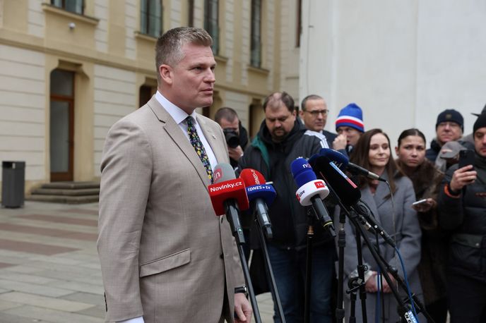 Filip Turek na Hradě po jednání s prezidentem Pavlem (22.12.2025) Filip Turek na Hradě po jednání s prezidentem Pavlem (22.12.2025)