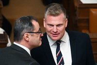 Turek se omluvil Pavlovi: Kvůli vyhřezlé ploténce nedorazí na Hrad a zmínil i operaci