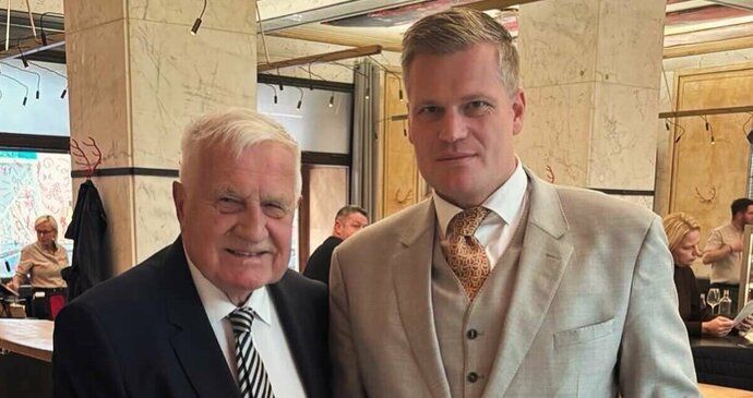 Filip Turek s Václavem Klausem (28.10.2025)