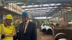Filip Turek během návštěvy strojírenského komplexu Nová huť