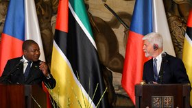 Tisková konference Petra Pavla a mosambického prezidenta Filipeho Nyusiho (7.8.2023)