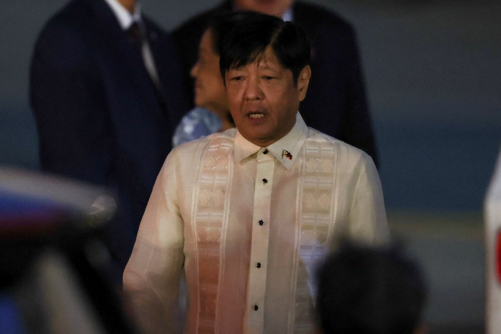 Filipínský prezident Ferdinand Marcos Jr. přiletěl do San Franciska na summit APEC (14. 11. 2023).