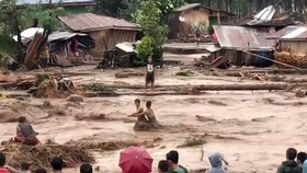 Bouře na Filipínách si vyžádala přes 200 obětí.