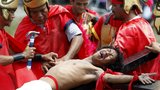 Krev nás očistí, křičí Filipínci z Ježíšova kříže