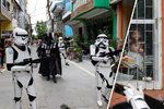 Na Filipínách prosazuje karanténní opatření Darth Vader a Stormtroopeři.