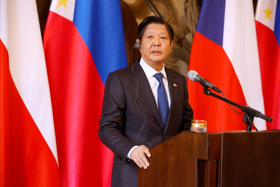Brífink filipínského prezidenta Ferdinanda Marcose a českého prezidenta Petra Pavla po jednání na Hradě.