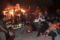 Obří požár trajektu v dovolenkovém ráji: 31 mrtvých! Část lidí uhořela, část se utopila
