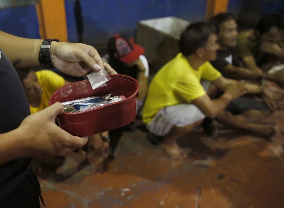 Filipínský prezident vyhlásil drogovým dealerům nemilosrdnou válku.