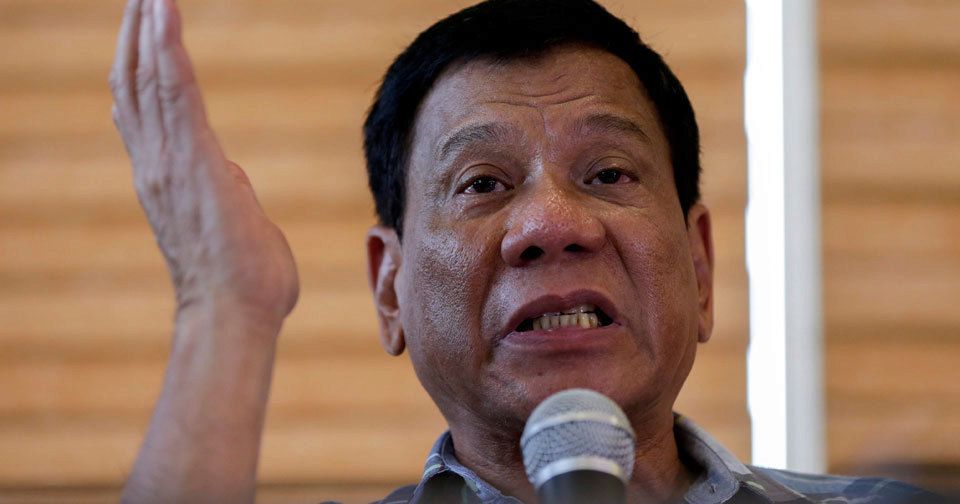 Filipínský prezident hrozí islamistům: „Sežeru vás zaživa,“ říká Duterte