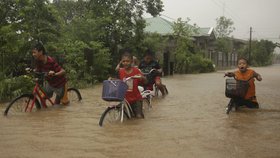Filipíny zasáhl tajfun Goni. Nejméně 20 mrtvých.