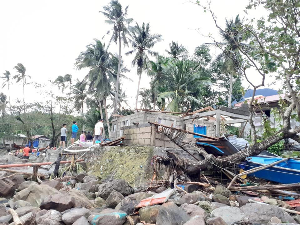 Filipíny zasáhl tajfun Phanfone. vyžádal si nejméně 50 obětí, (31.12.2019).