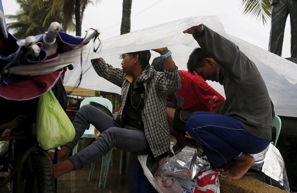 Tajfun řádil na Filipínách i v roce 2016