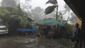 Nejméně čtyři oběti si na Filipínách vyžádal silný tajfun Haima, který ve středu udeřil na severovýchodní pobřeží tohoto ostrovního státu