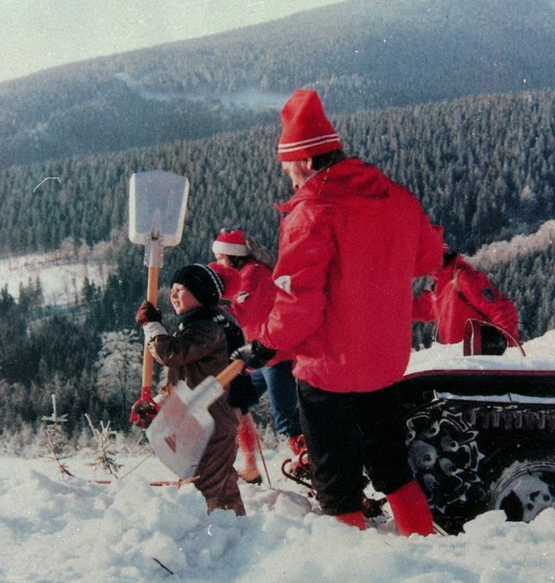 O zimě na horách pojednává i oblíbený rodinný film Jak vytrhnout velrybě stoličku