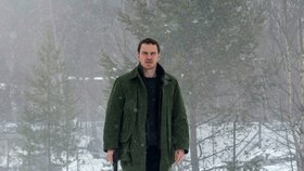 Harry Hole (Michael Fassbender) ve filmové podobě případu Sněhulák moc nepřesvědčil. V kinech od 12. 10. 2017.