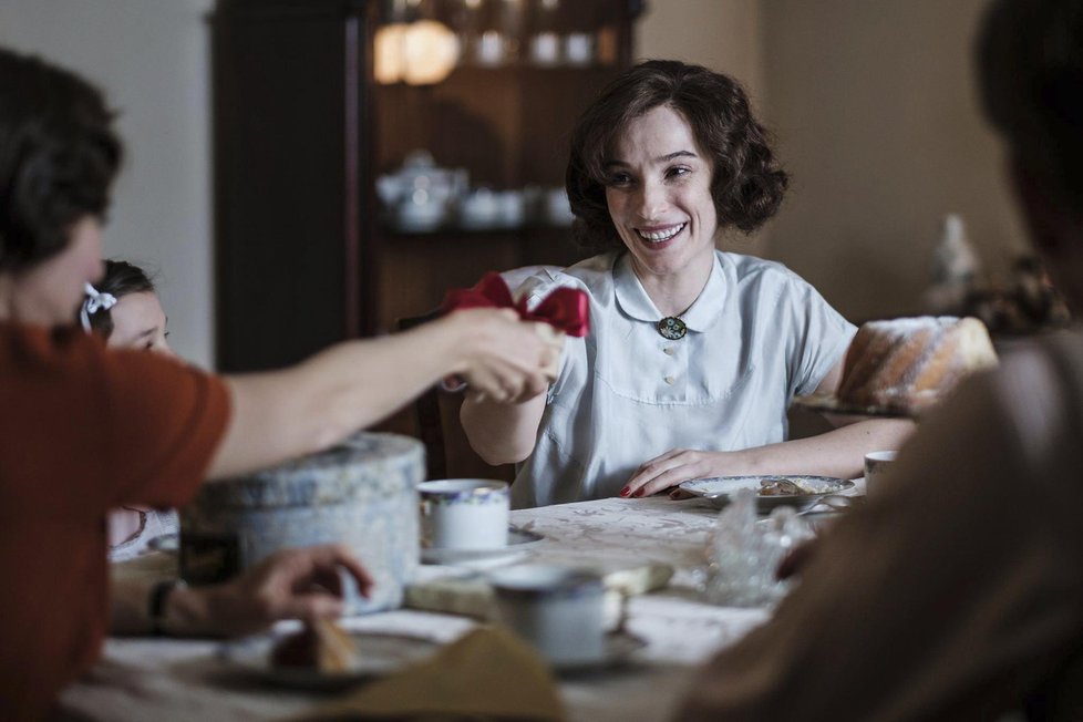 Natáčení filmu o Miladě Horákové: Vica Kerekes hraje Miladinu sestru Věru Tůmovou, která byla její oporou až do popravy.