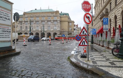 Ryan Gosling točí v Praze trhák za 4 miliardy: Velká omezení v centru a kolik peněz dostane město? 