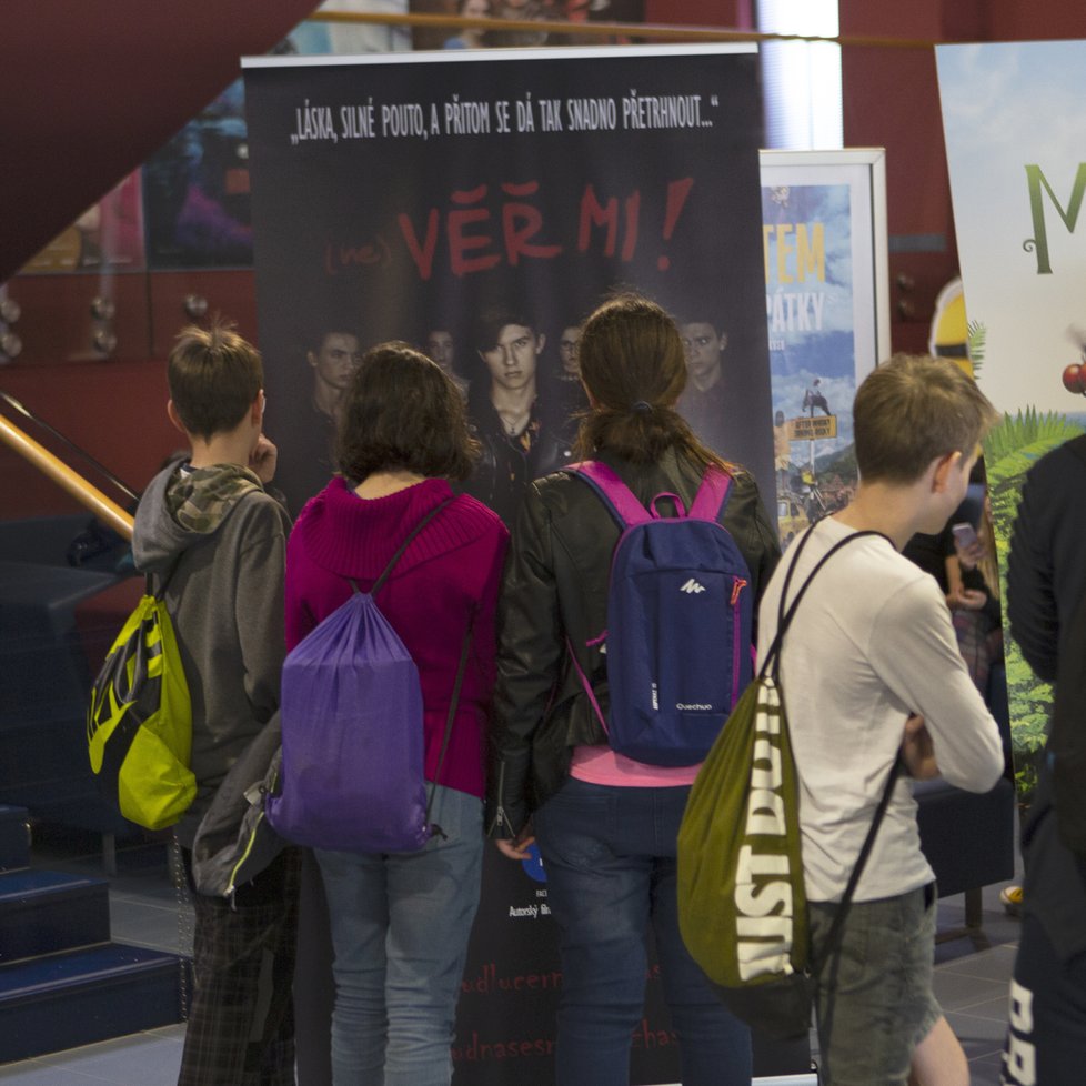 Promítání filmu (ne)VĚŘ MI! v Chomutově bylo určené pro základní a střední školy.