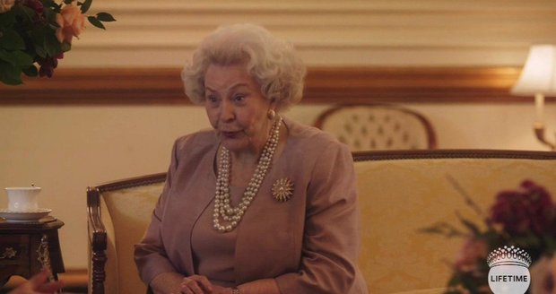 Filmová královna Alžběta II. si moc podobná nebyla