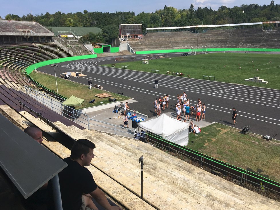 Pohled na část areálu stadionu Za Lužánkami.