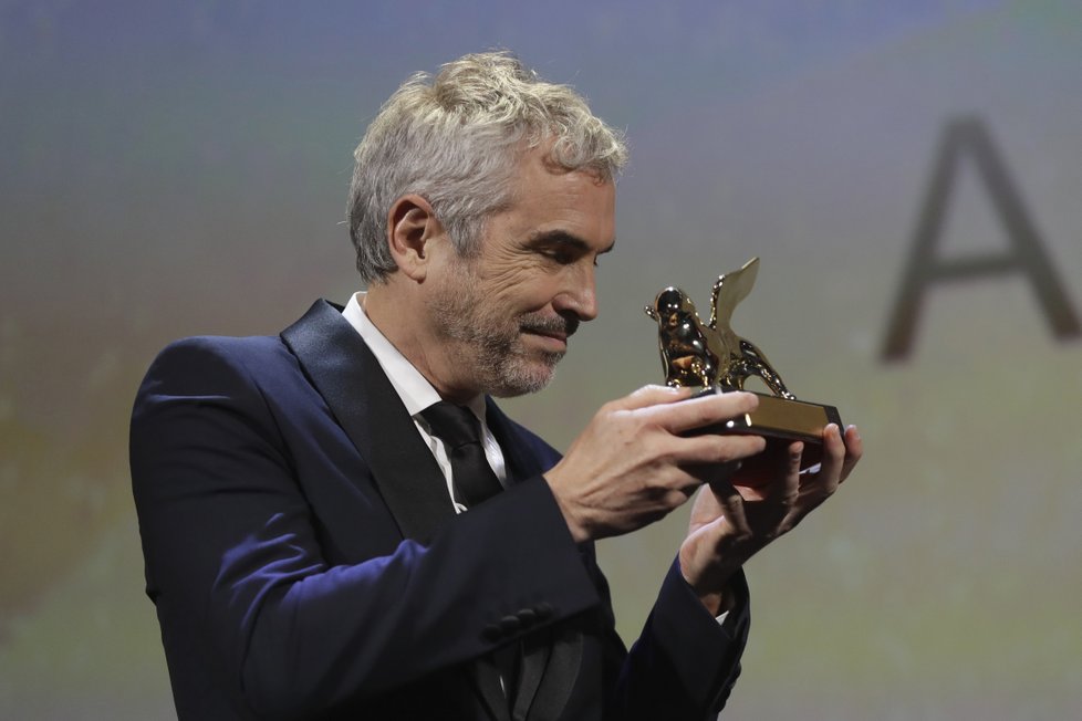 Režisér vítězného snímku z festivalu v Benátkách Alfonso Cuarón. Vyhrál film Roma.